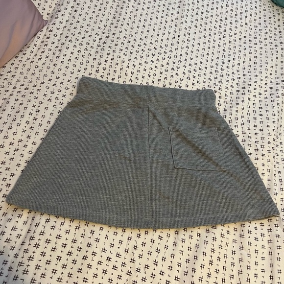 Halara Skirt - Picture 3 of 3